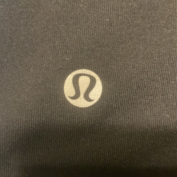 Lululemon Black Athletic Top. Size 6 or small. - Picture 8 of 8